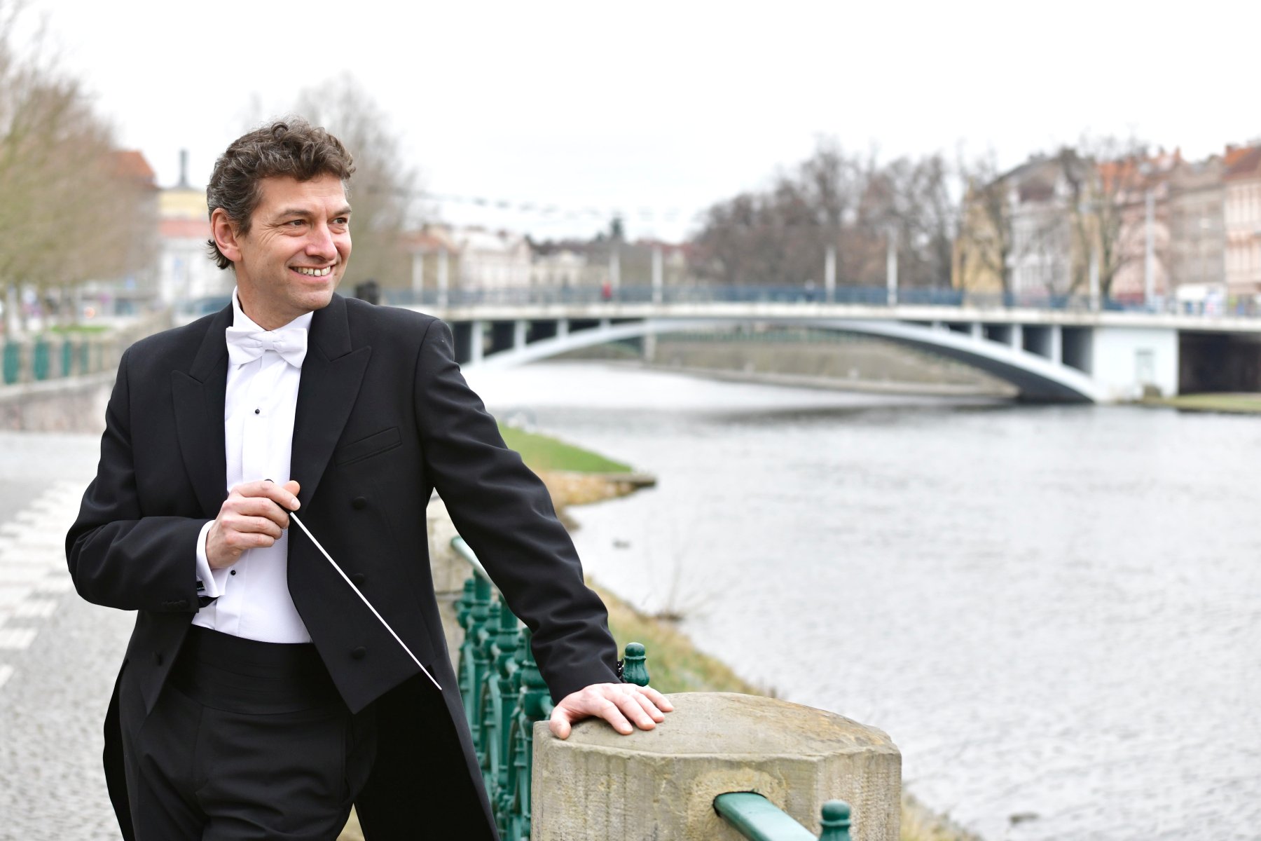 Filharmonie Hradec Králové otevírá koncertní 45. koncertní sezónu Filharmonie Hradec Králové otevírá koncertní 45. koncertní sezónu